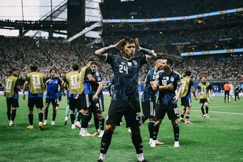 تقارير إسبانية تستشهد بواقعة سابقة.. هل يغيب لاعبو الأرجنتين عن نهائي كأس العالم؟